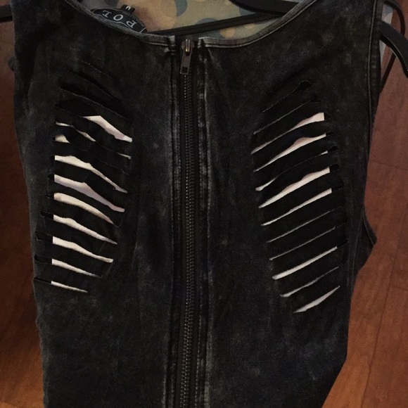 Cut out top - Picture 2 of 3